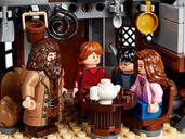 LEGO® Harry Potter™ Hagrid's Hut Buckbeak's Rescue characters