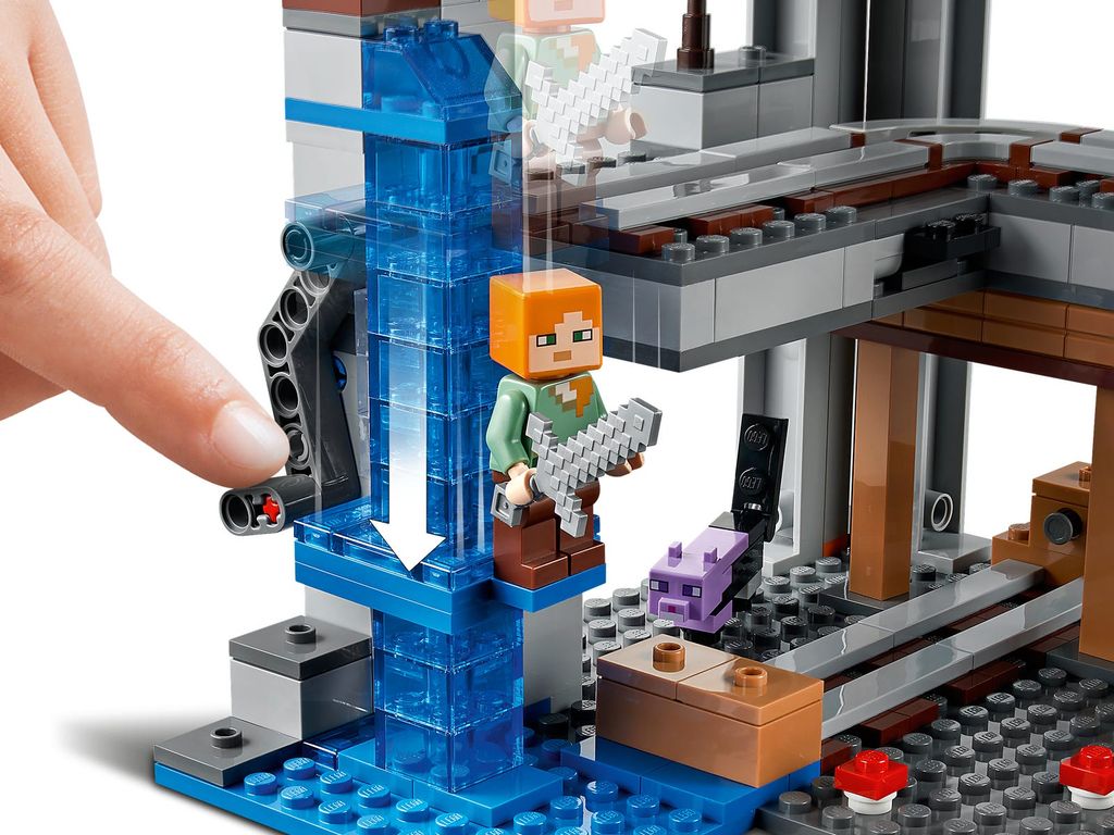 LEGO® Minecraft The First Adventure components