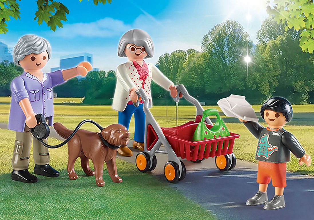 Playmobil® City Life Grandparents with Child gameplay