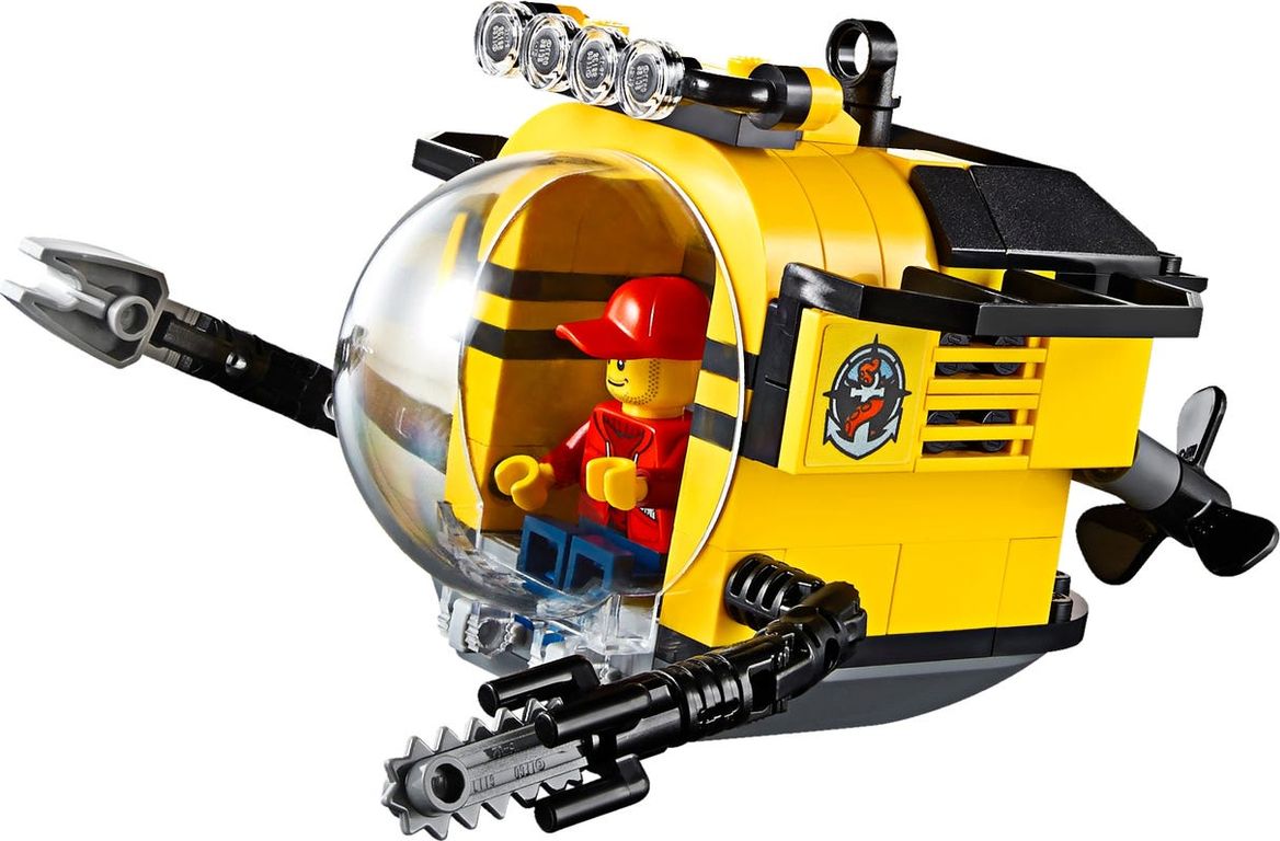 LEGO® City Deep Sea Operation Base components