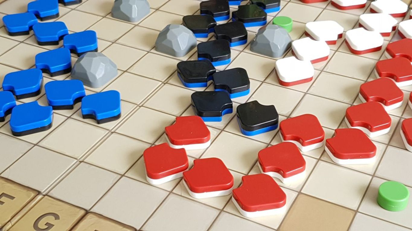 Snake: The Board Game gameplay