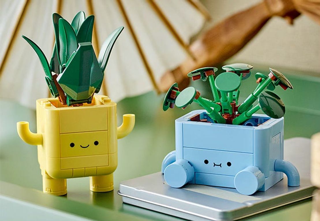 LEGO® Botanicals Happy Plants