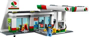 LEGO® City Service Station building