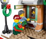 LEGO® Icons Winterdorp station minifiguren