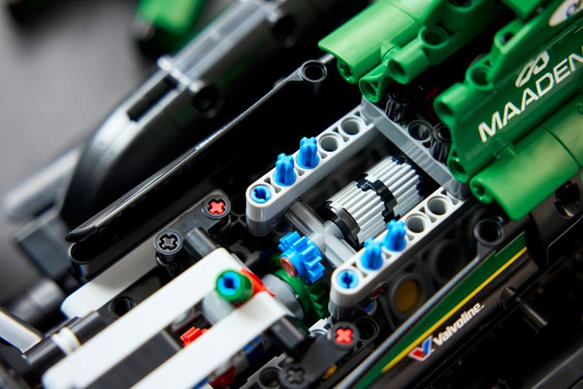 LEGO® Technic Aston Martin Aramco AMR25 F1® Car