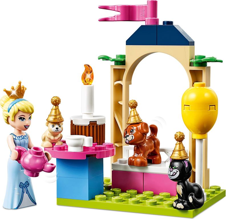 LEGO® Disney Cinderella's Castle Celebration components