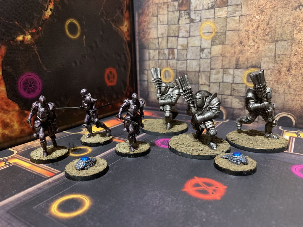Dark Souls: The Board Game – Iron Keep Expansion miniatures