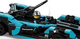 LEGO® Speed Champions Formula E Panasonic Jaguar Racing GEN2 car & Jaguar I-PACE eTROPHY innere