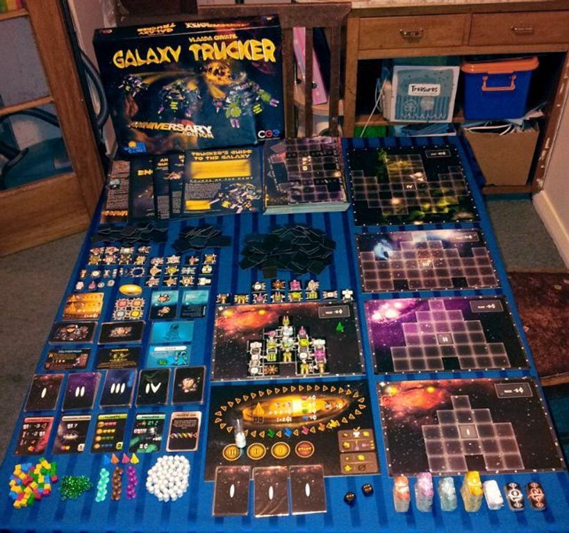 Galaxy Trucker: Anniversary Edition components