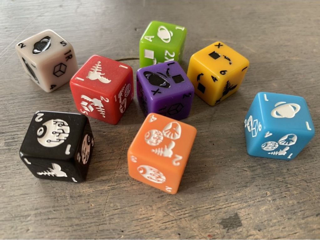 Pulp Invasion dice