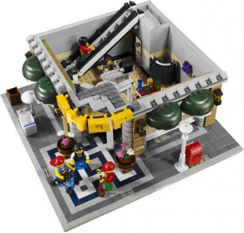 LEGO® Icons Grand Emporium interior