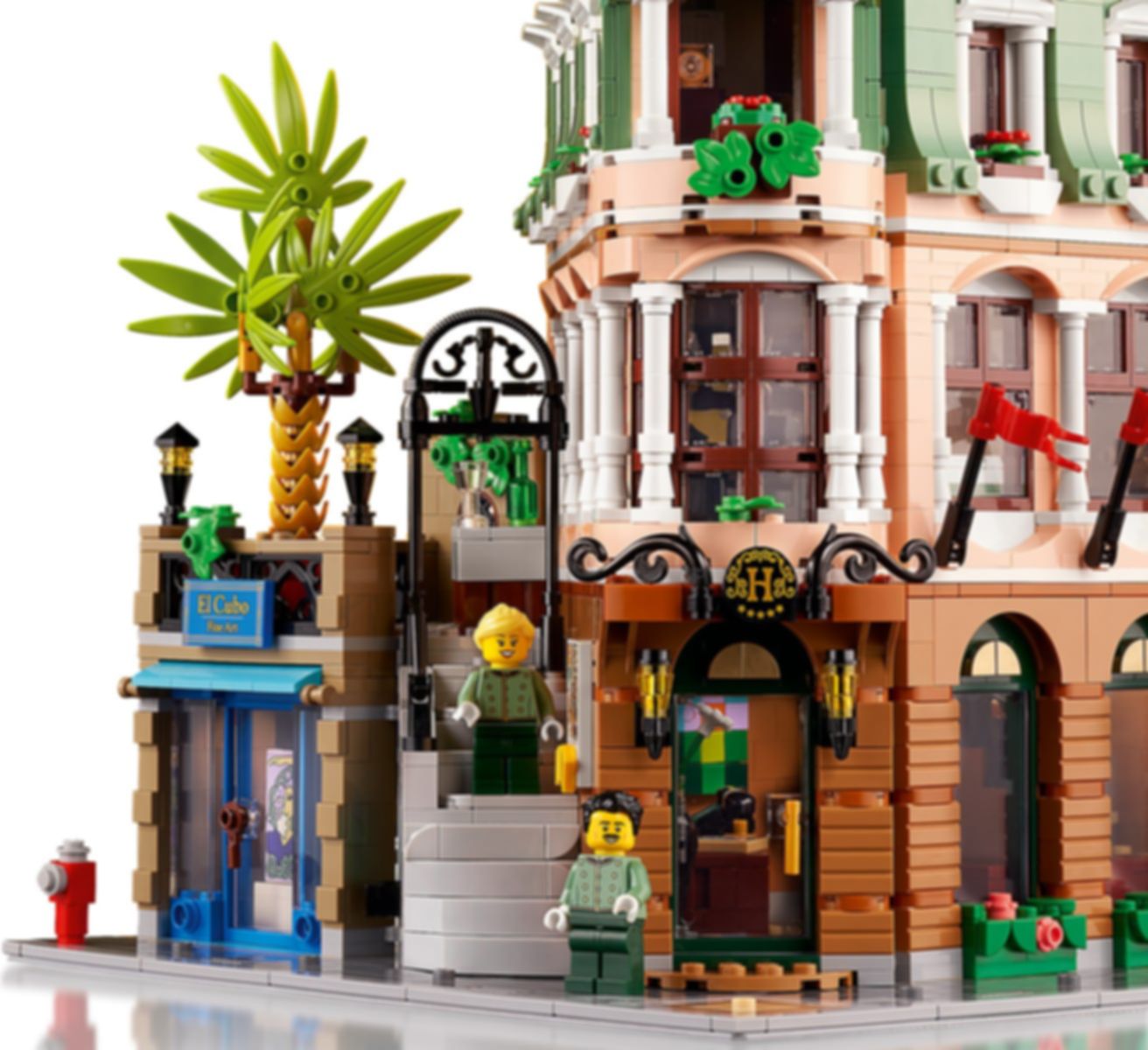 LEGO® Icons Boetiekhotel speelwijze