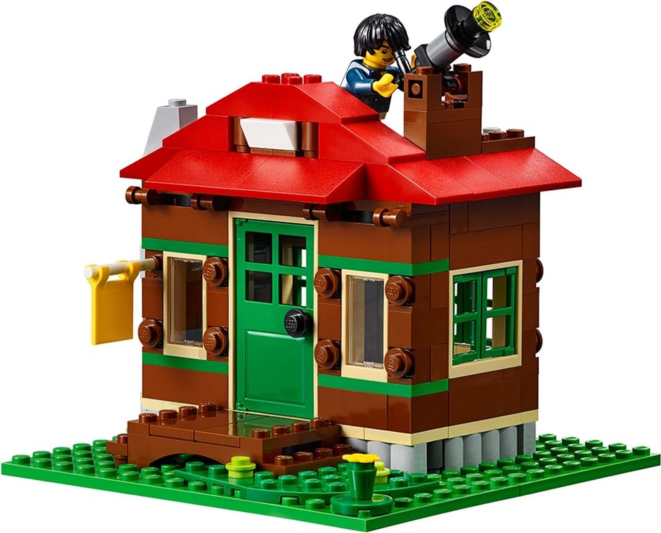 LEGO® Creator Lakeside Lodge building