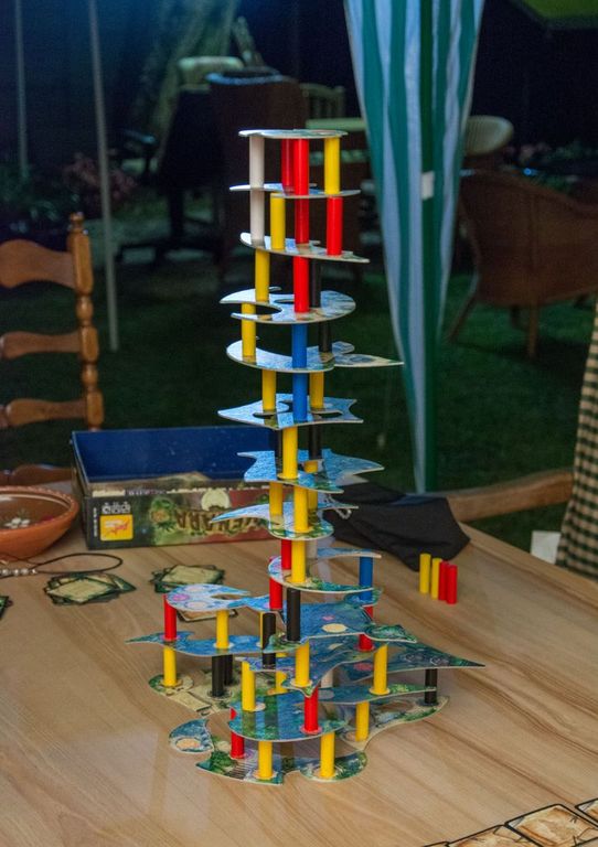 Menara gameplay