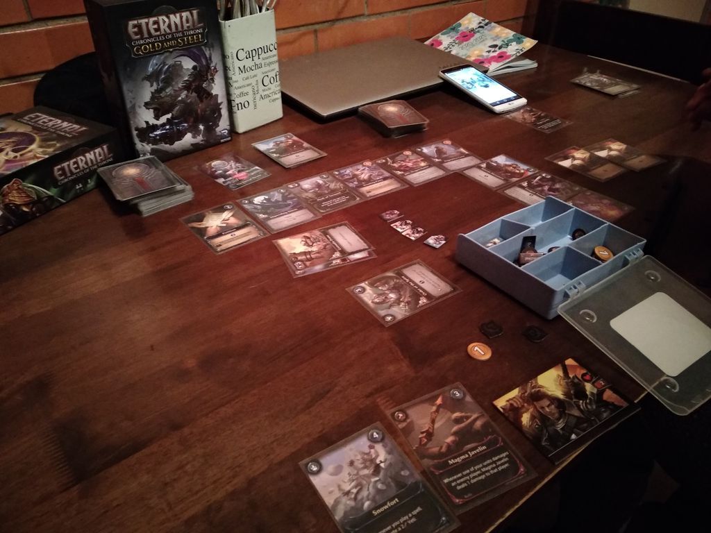 Eternal: Chronicles of the Throne – Gold and Steel componenti