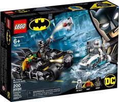 LEGO® DC Superheroes Batalla en la Batmoto contra Mr. Freeze™