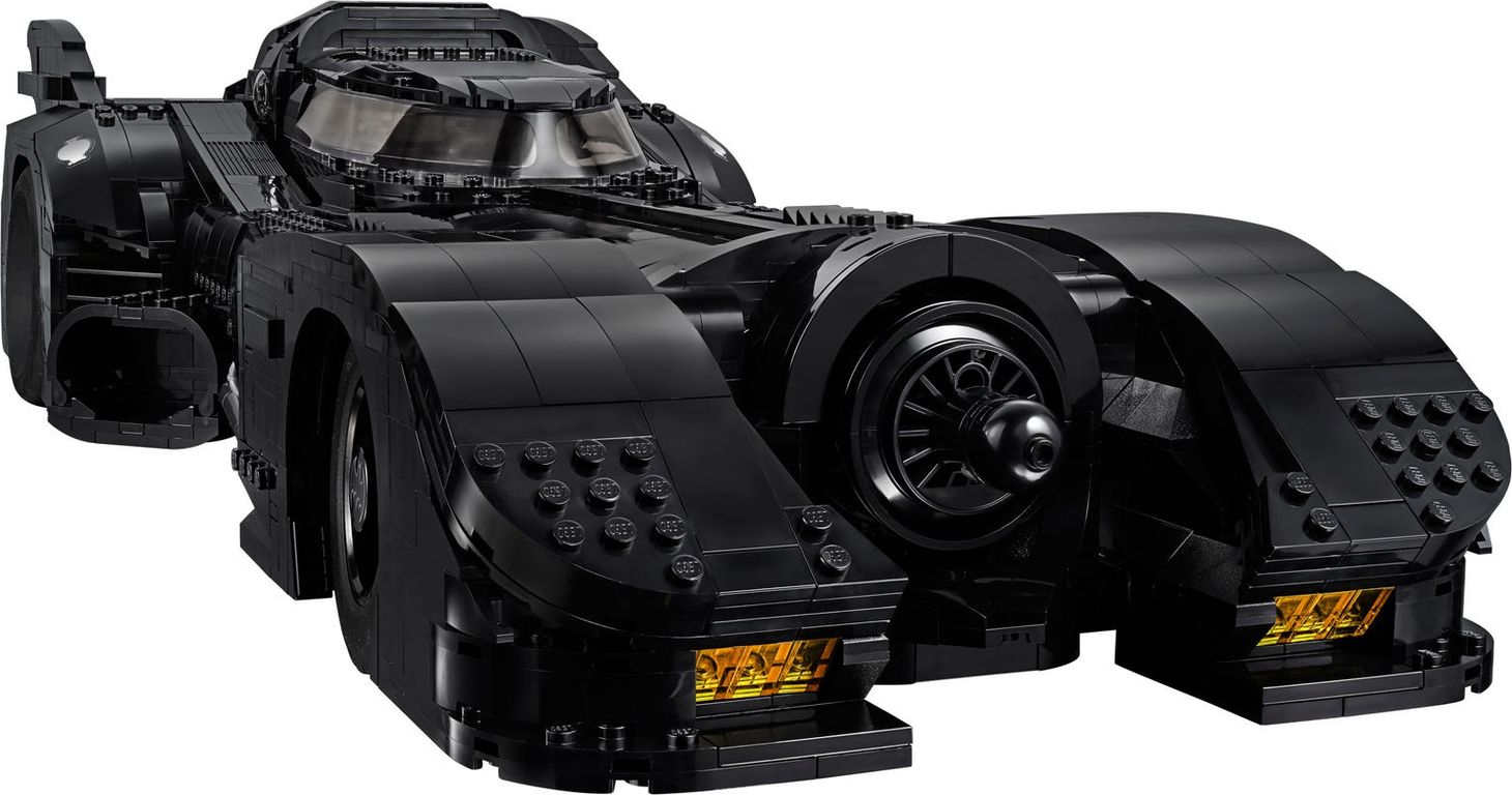 LEGO® DC Superheroes 1989 Batmobile™ gameplay