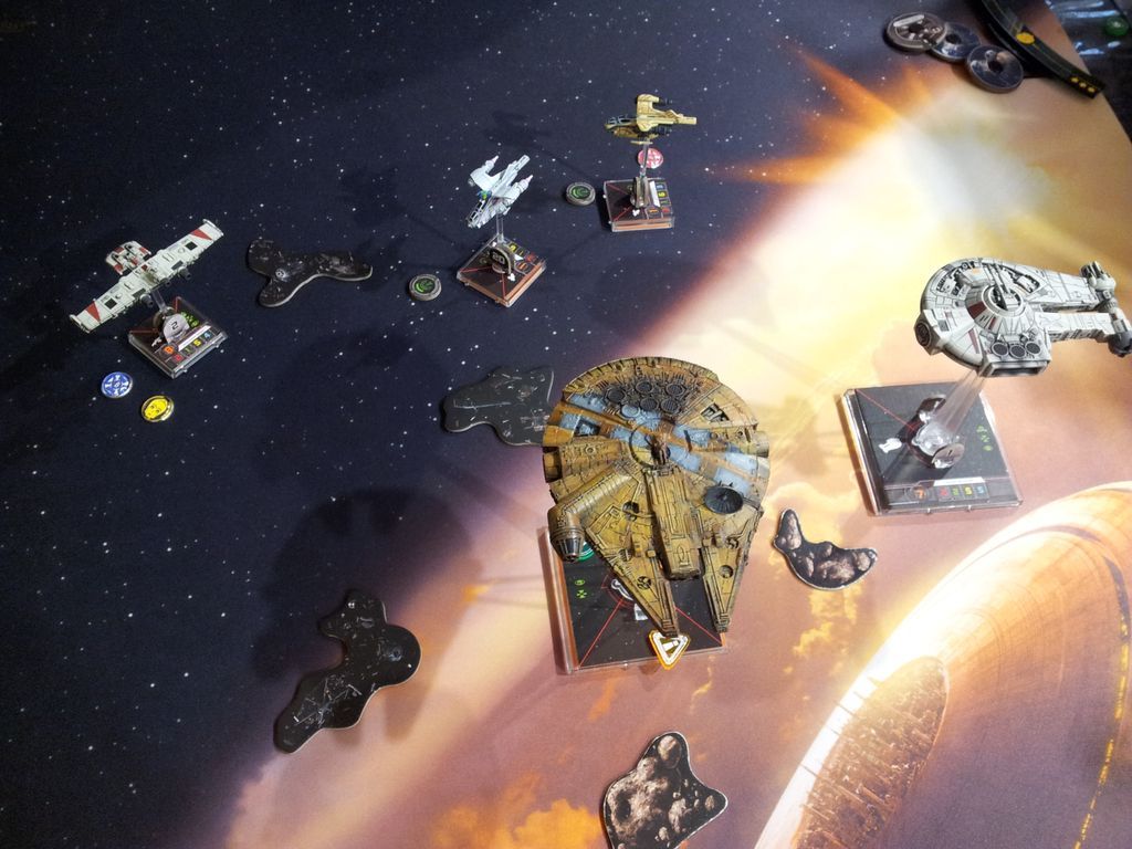 Star Wars: X-Wing Miniatures Game - Auzituck Gunship Expansion Pack componenten