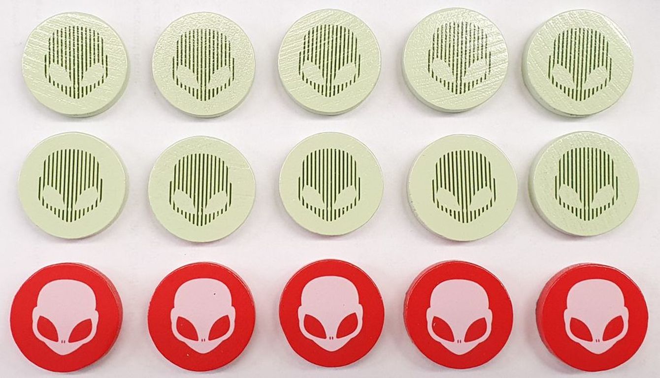 On Mars: Alien Invasion – Heat-Transferred Wooden Alien Action Tokens composants