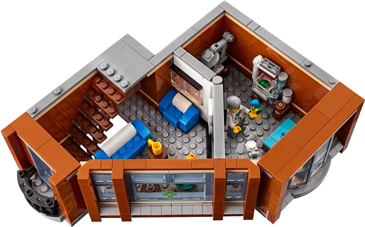 LEGO® Icons Corner Garage interior