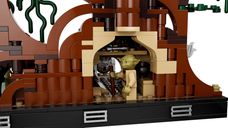 LEGO® Star Wars Diorama: Entrenamiento Jedi™ en Dagobah™ interior