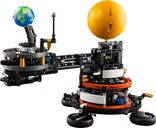 LEGO® Technic La planète Terre et la Lune en orbite composants