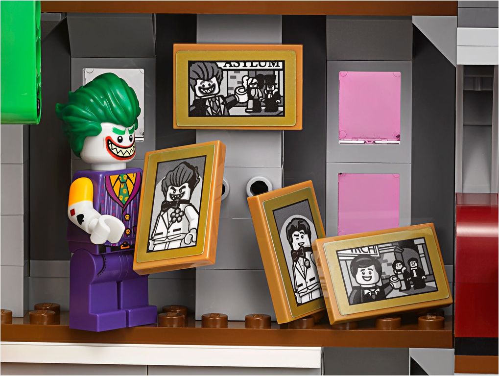 LEGO® Batman Movie The Joker™ Manor interior