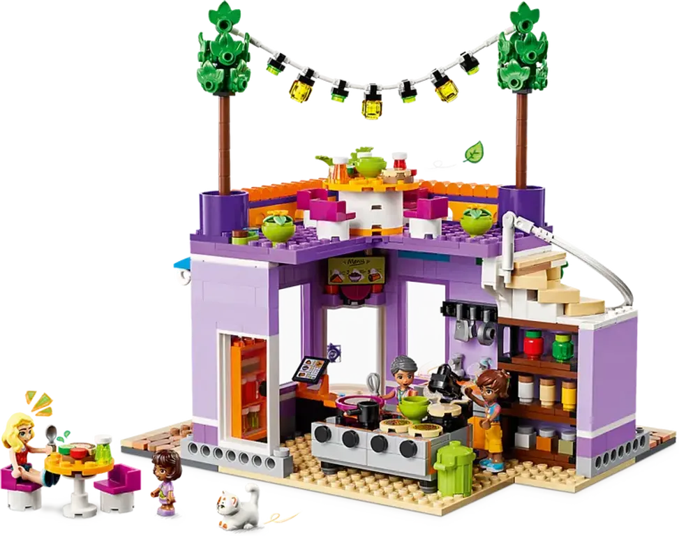 LEGO® Friends Heartlake City Community Kitchen gameplay