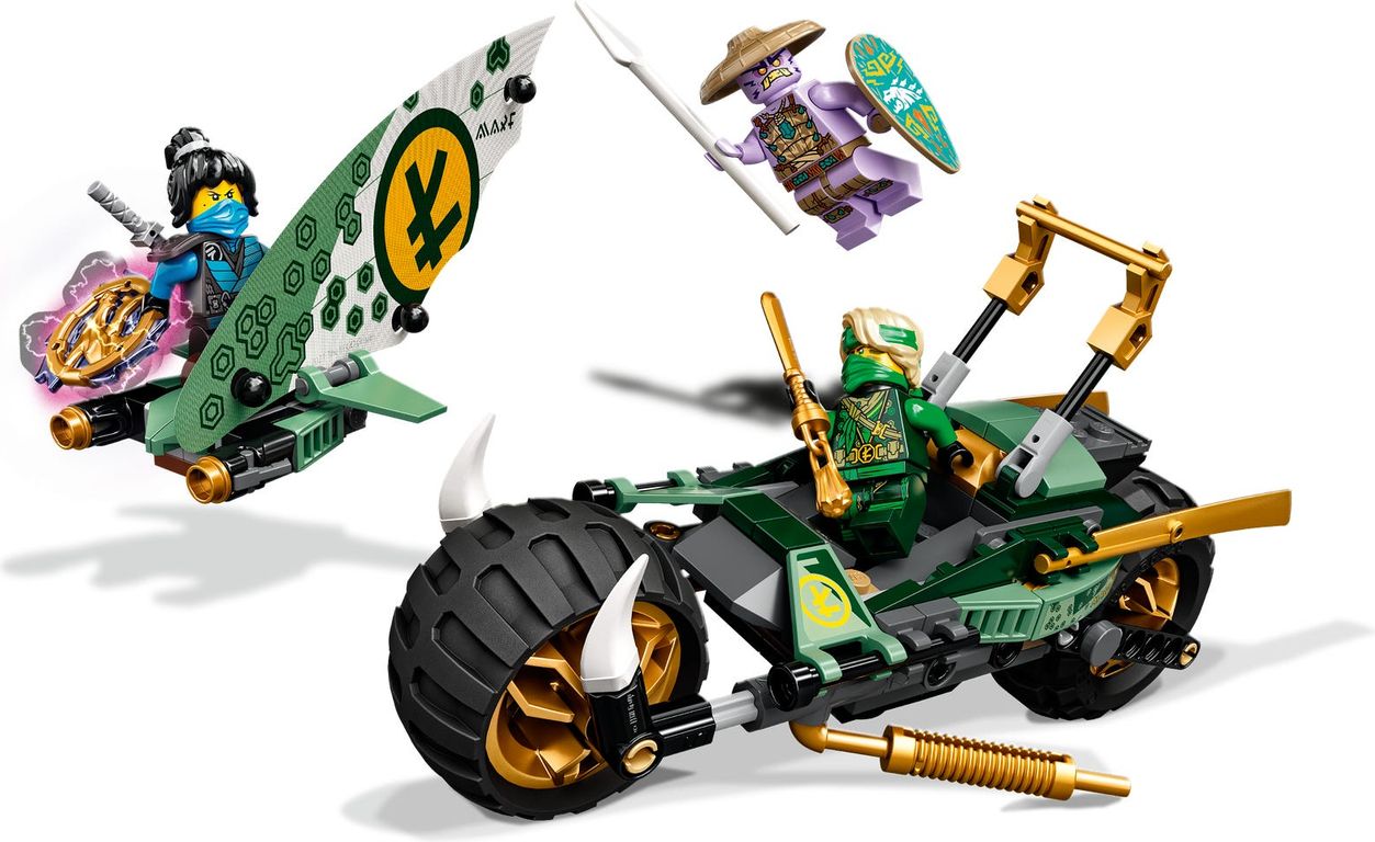 LEGO® Ninjago Chopper de la Jungla de Lloyd jugabilidad