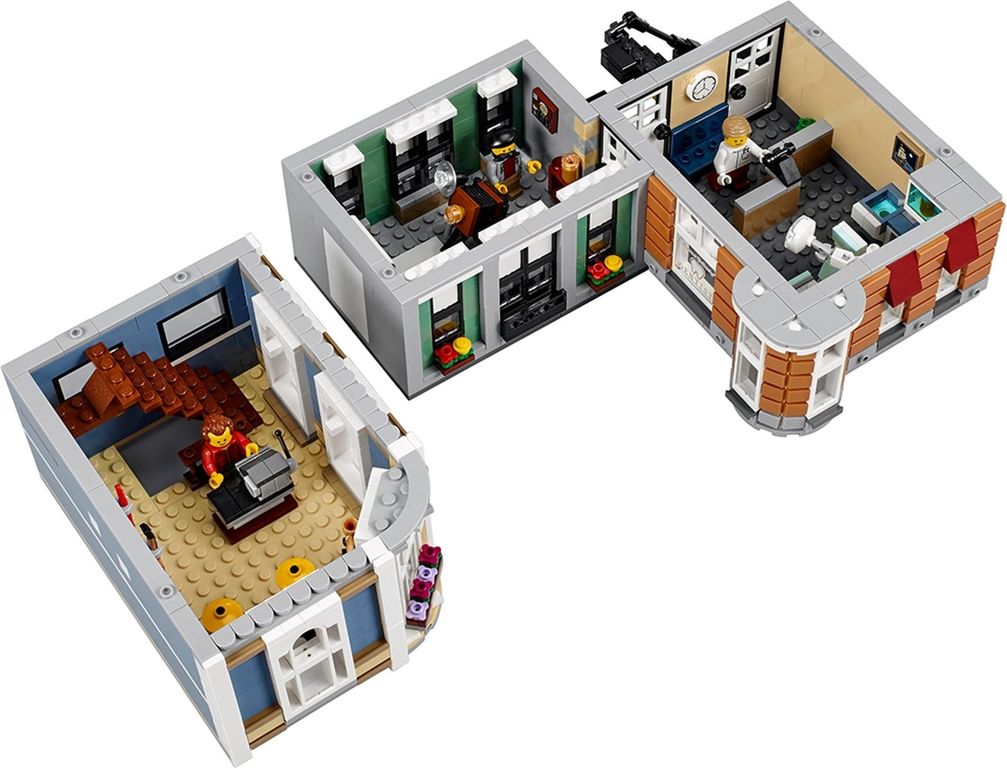LEGO® Icons Assembly Square interior