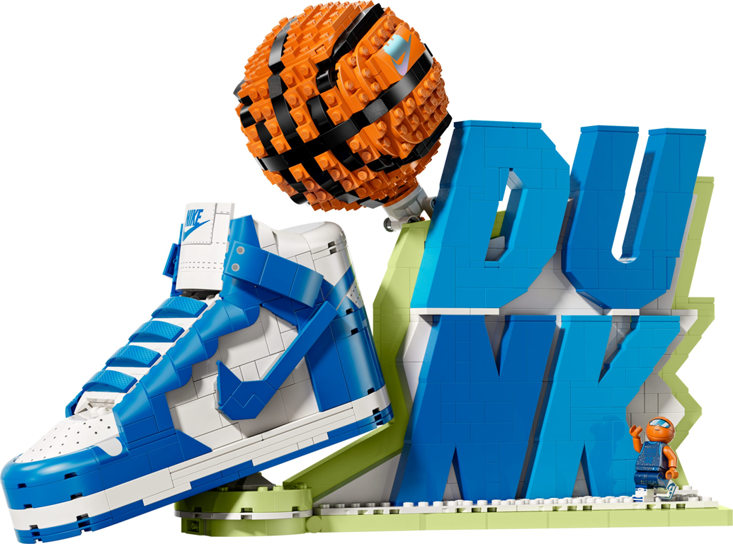 LEGO® Nike Nike Dunk x LEGO Set components