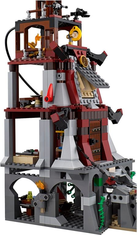 LEGO® Ninjago Belegering van de vuurtoren componenten