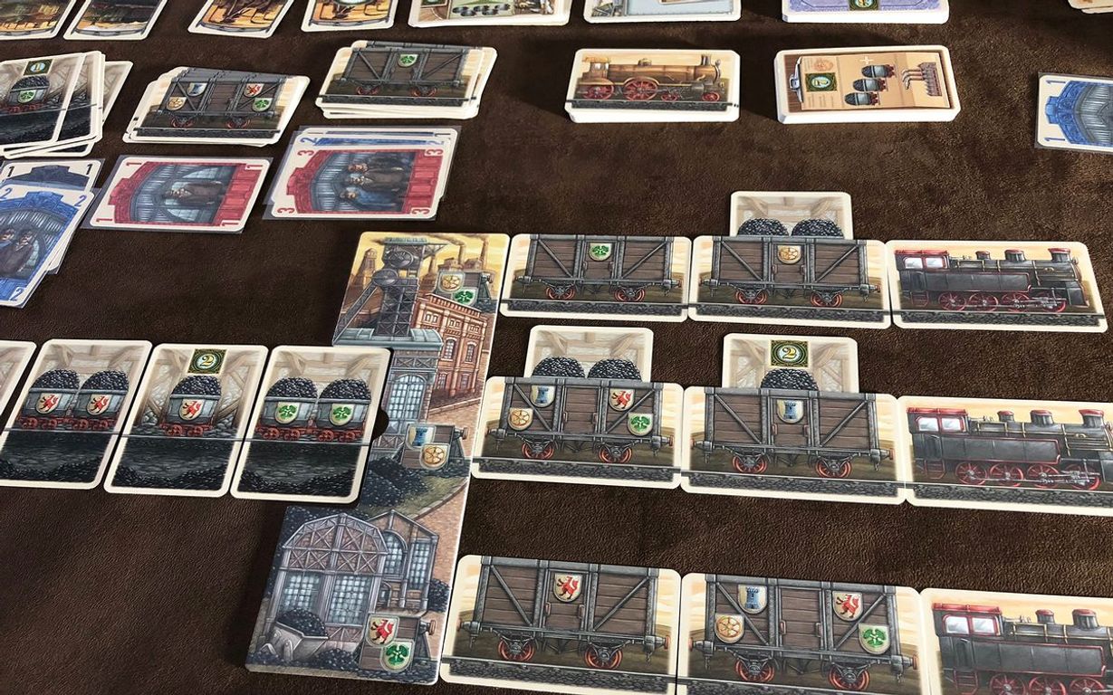 Crocevia del Carbone: Il gioco di carte gameplay