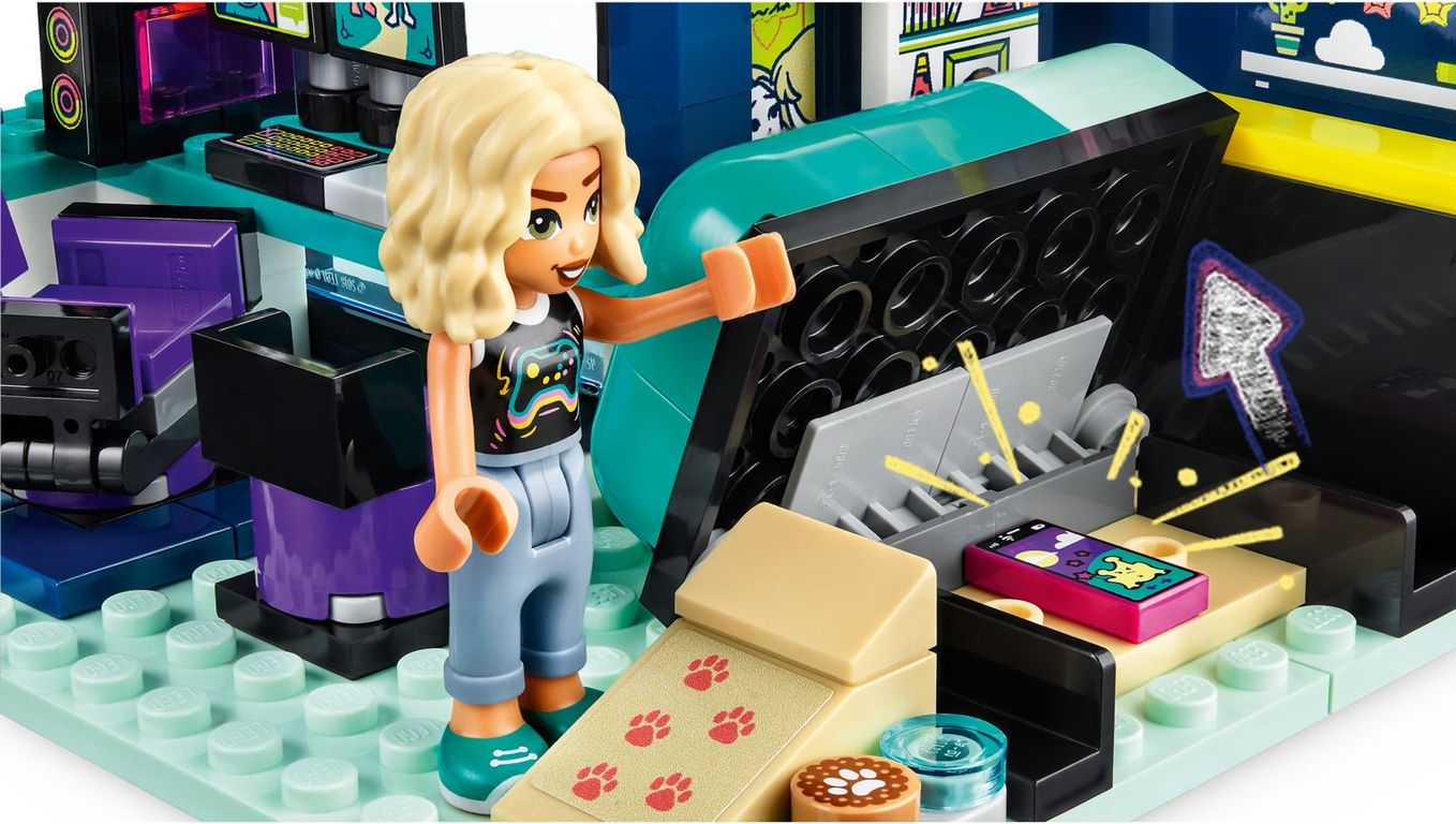 LEGO® Friends Nova's Room interior