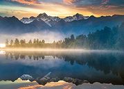 Lever du soleil sur le lac Matheson, Nouvelle-Zélande