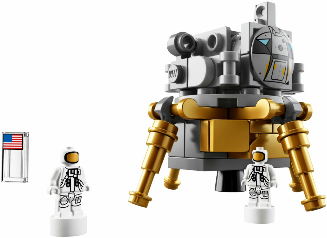 LEGO® Ideas Saturn V Apollo gameplay