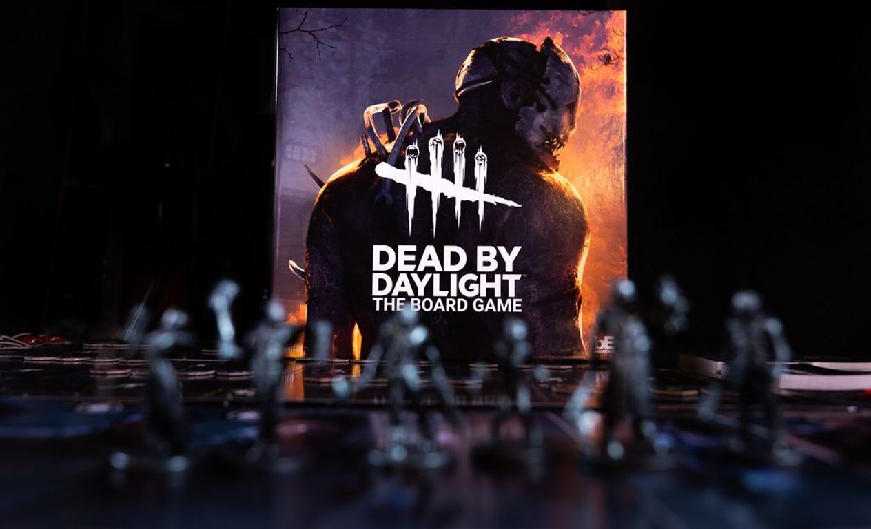 Dead by Daylight: The Board Game miniatures