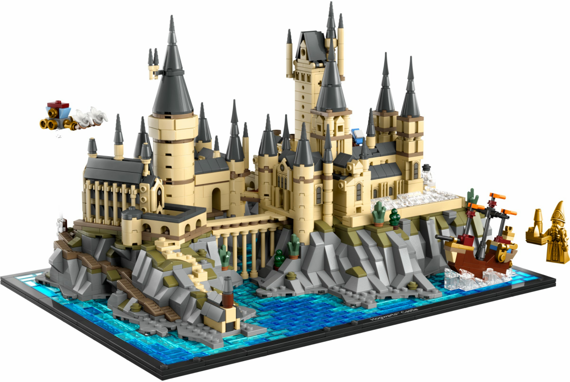 LEGO® Harry Potter™ Hogwarts™ Castle and Grounds components
