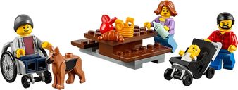 LEGO® City Fun in the park - City People Pack components