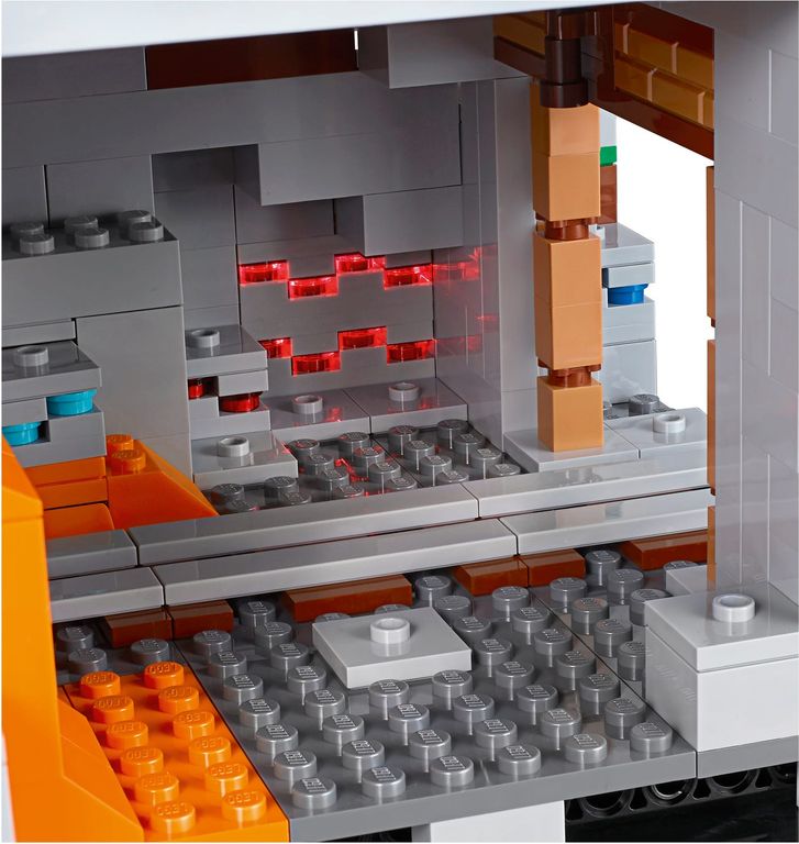 LEGO® Minecraft The Mountain Cave interior