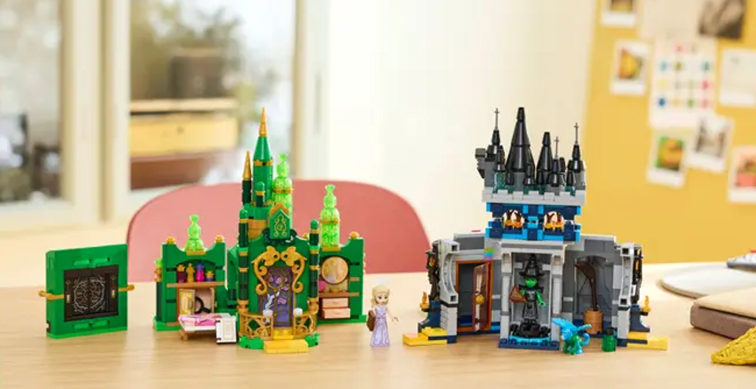 LEGO® Wicked Emerald City & Kiamo Ko Castle