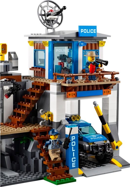 LEGO® City Mountain Police Headquarters components