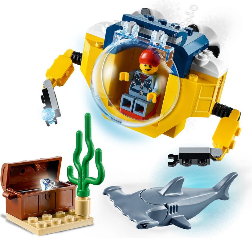 LEGO® City Ocean Mini-Submarine gameplay