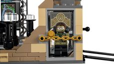 LEGO® DC Superheroes Batcave™: The Riddler™ Face-off components