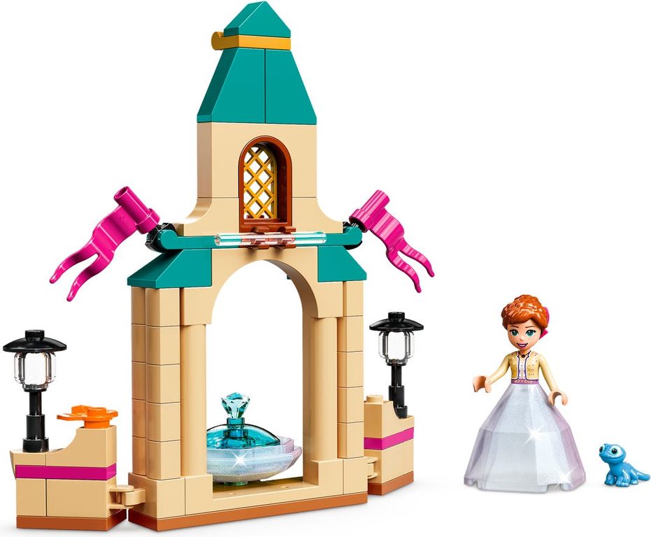 LEGO® Disney Anna’s Castle Courtyard components
