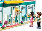 LEGO® Friends Heartlake City Hospital gameplay