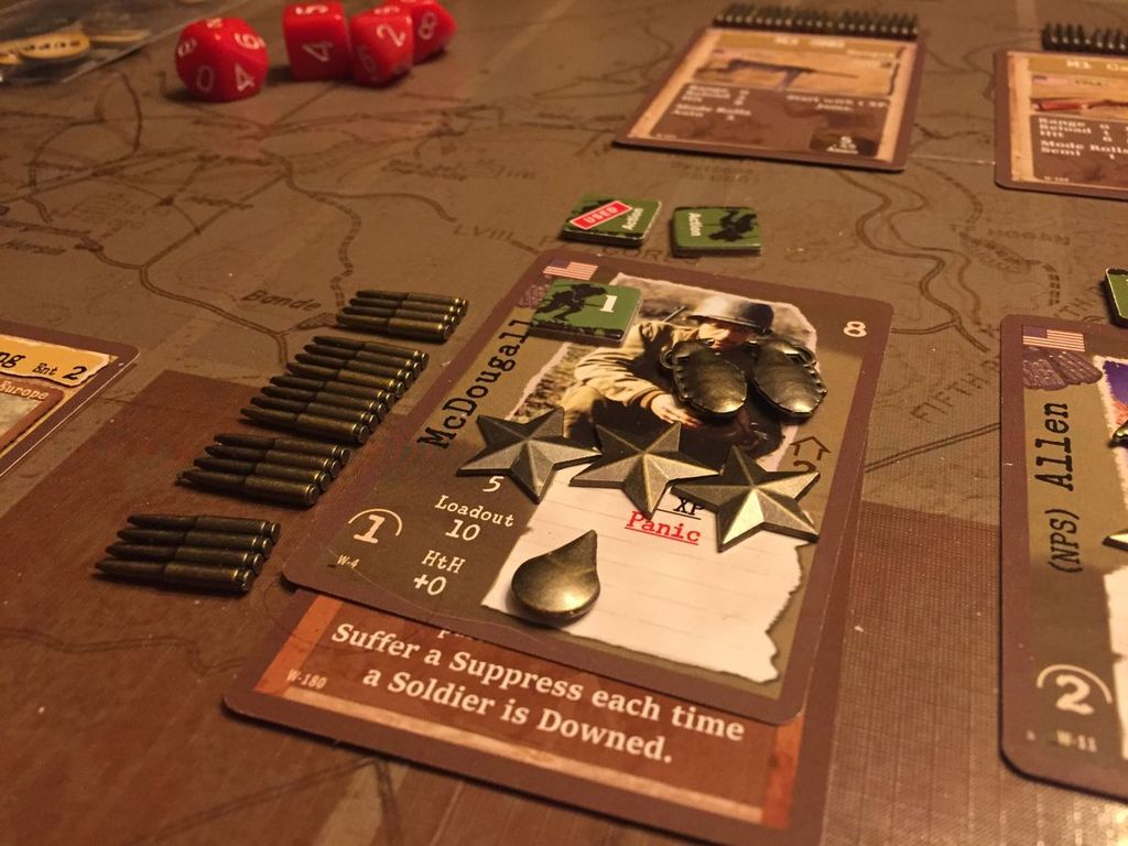 Warfighter: The WWII Tactical Combat Card Game composants