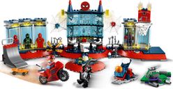 LEGO® Marvel Attack on the Spider Lair gameplay