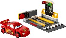 LEGO® Juniors Lightning McQueen Speed Launcher components