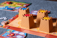 The Sandcastles of Burgundy componenti
